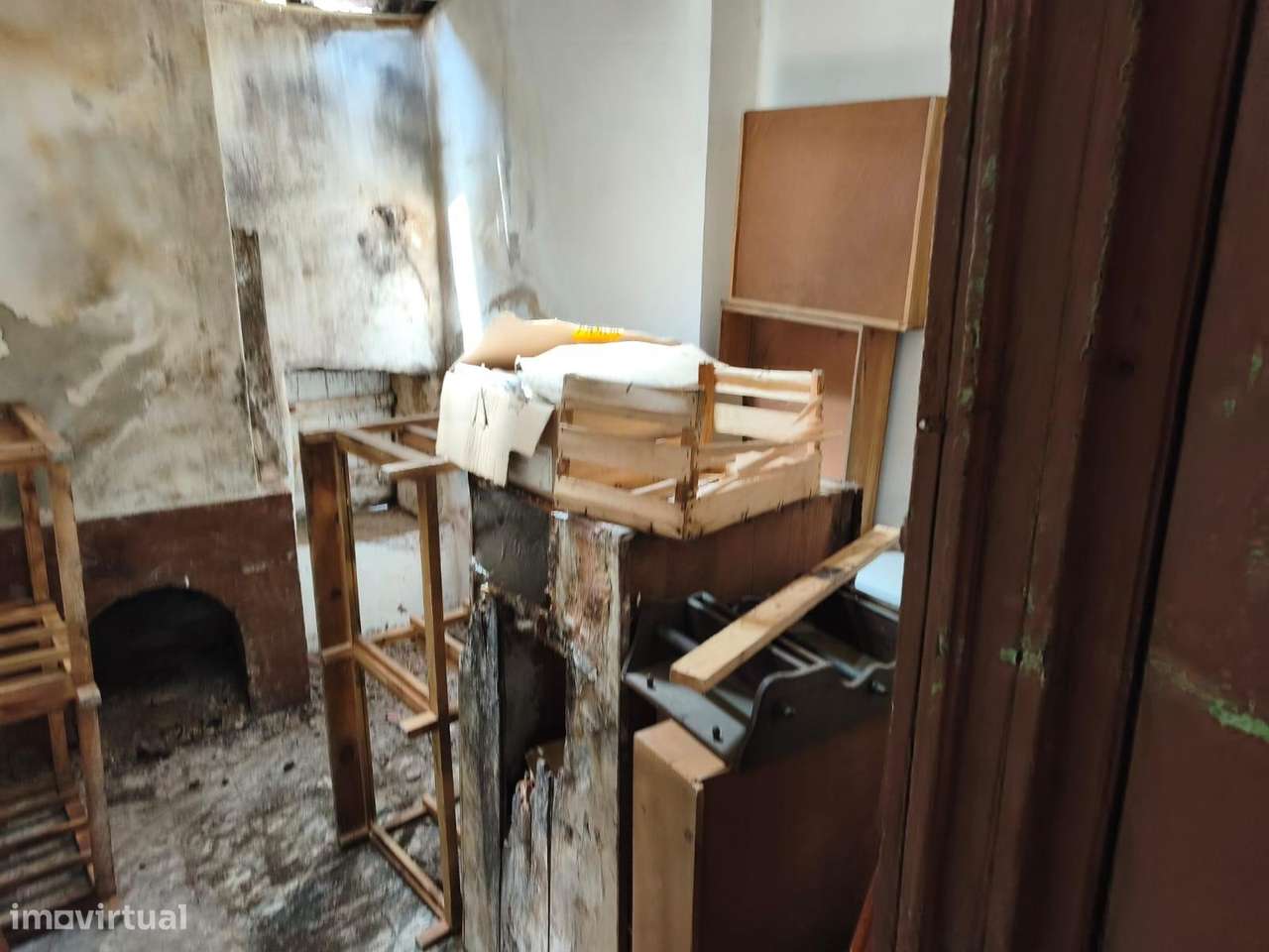 Moradia em Peraboa para renovar-9