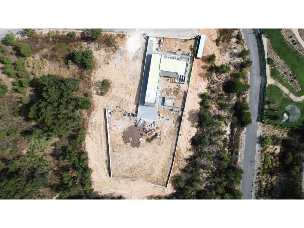 MORADIA T4 TÉRREA A ESTREAR - CASAIS DOS BRITOS - AZAMBUJA-34