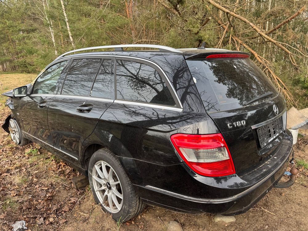 Mercedes-Benz C W204 200 (BlueEFFICIENCY) 7G-TRONIC Avantgarde 2011