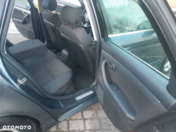 Audi A4 Avant 2.0 TDI - 15