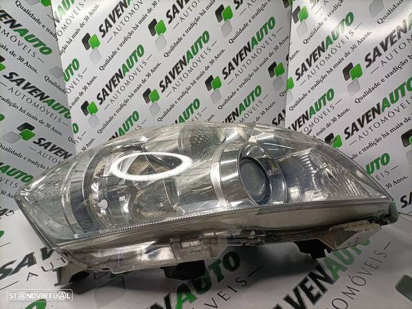 Farol Dto Toyota Auris (_E15_) - 1