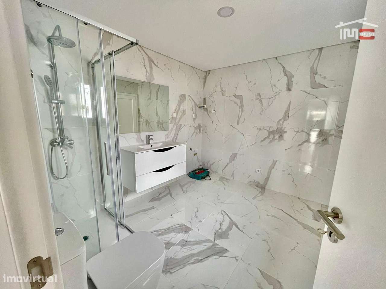 Moradia Térrea T3+1 com Áreas Amplas em Fernão Ferro | Terreno 380...-14