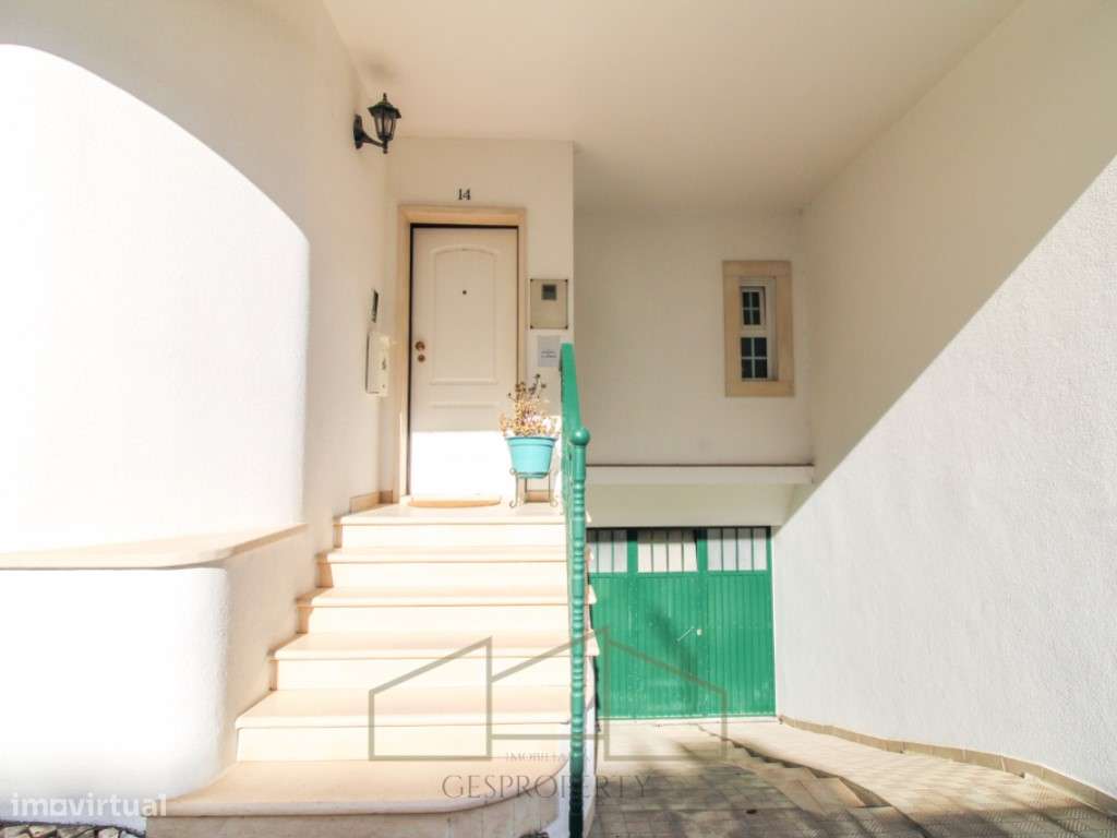 Moradia T3 nos Foros da Amora-37