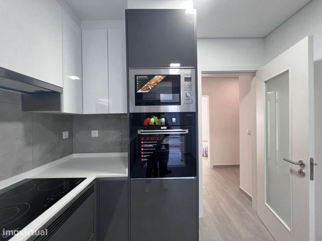 Apartamento T3 com 2 varandas em frente ao metro-9