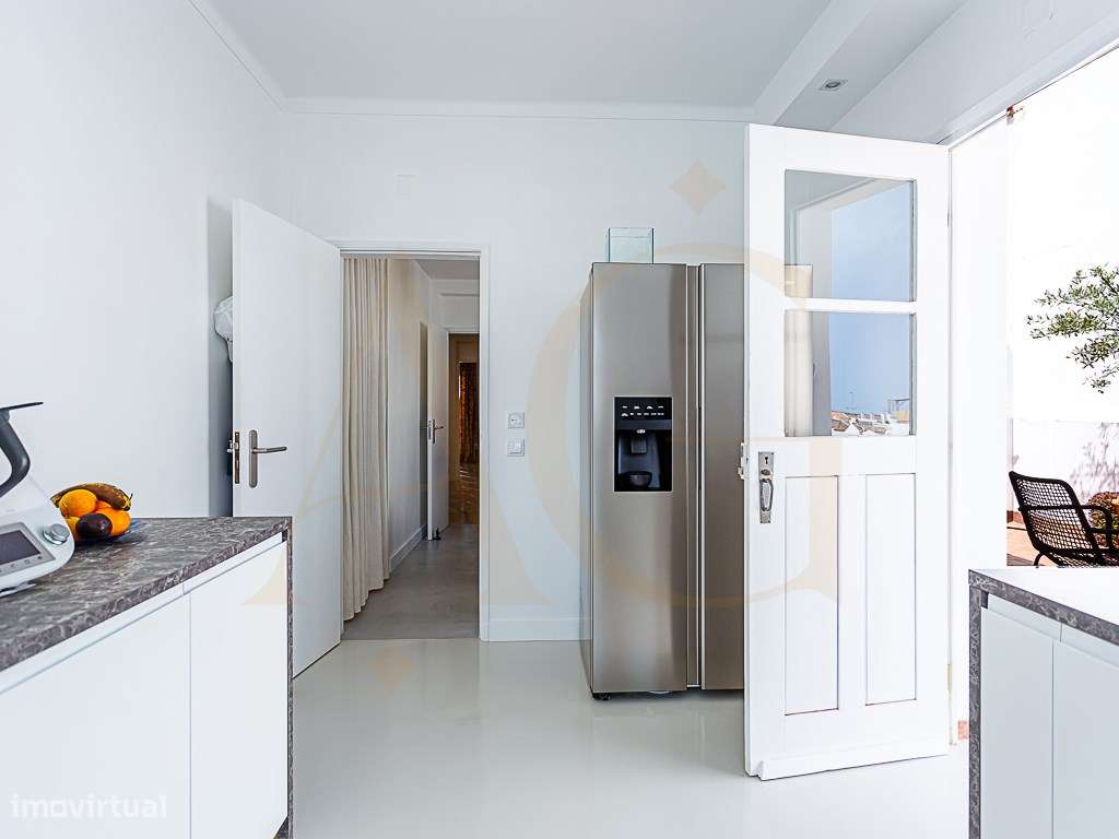 Moradia com Garagem, Piscina, Jardim e amplos Terraços, para venda ...-22