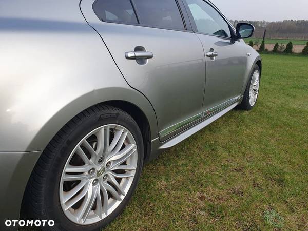 Suzuki Kizashi 2.4 Sport 4WD CVT - 15