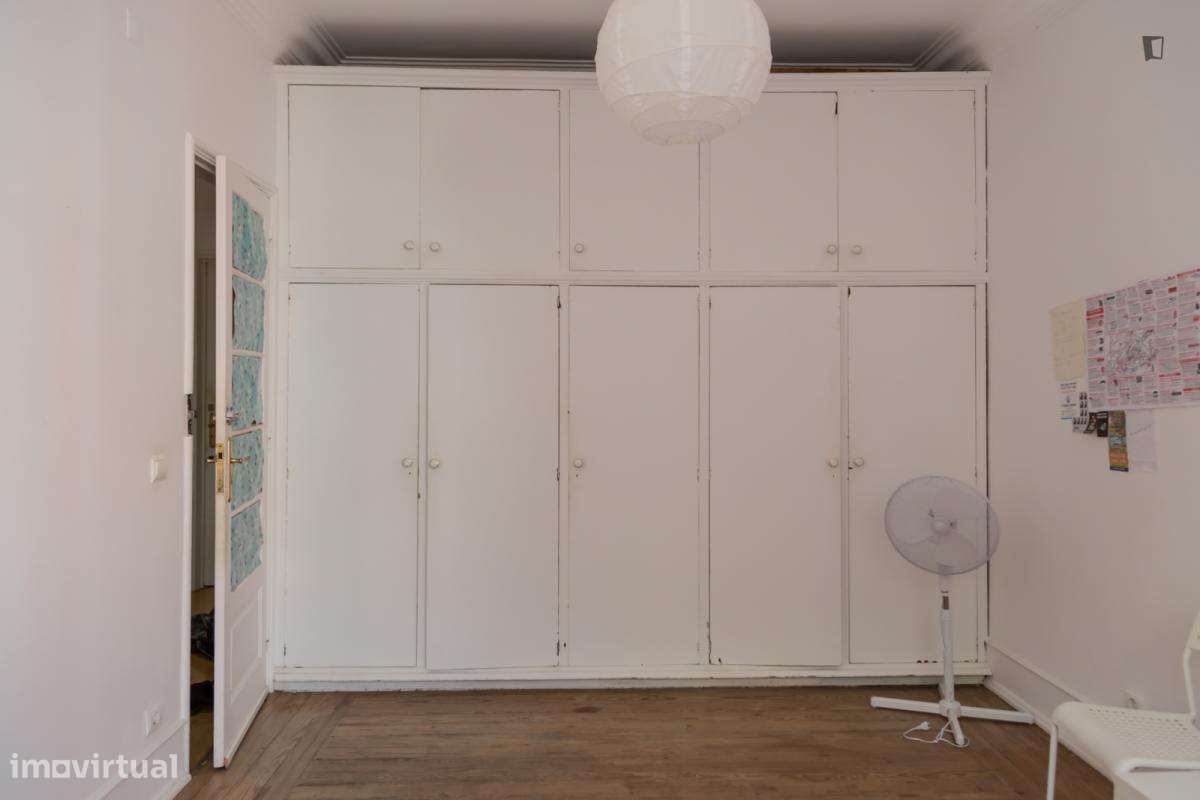 Quarto - localizado em Alameda Lisbon - Grande imagem: 4/8