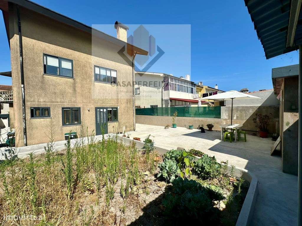 Moradia T5 de 4 Frentes com Jardim e Terraço - Junto ao Continente ... - Grande imagem: 5/37