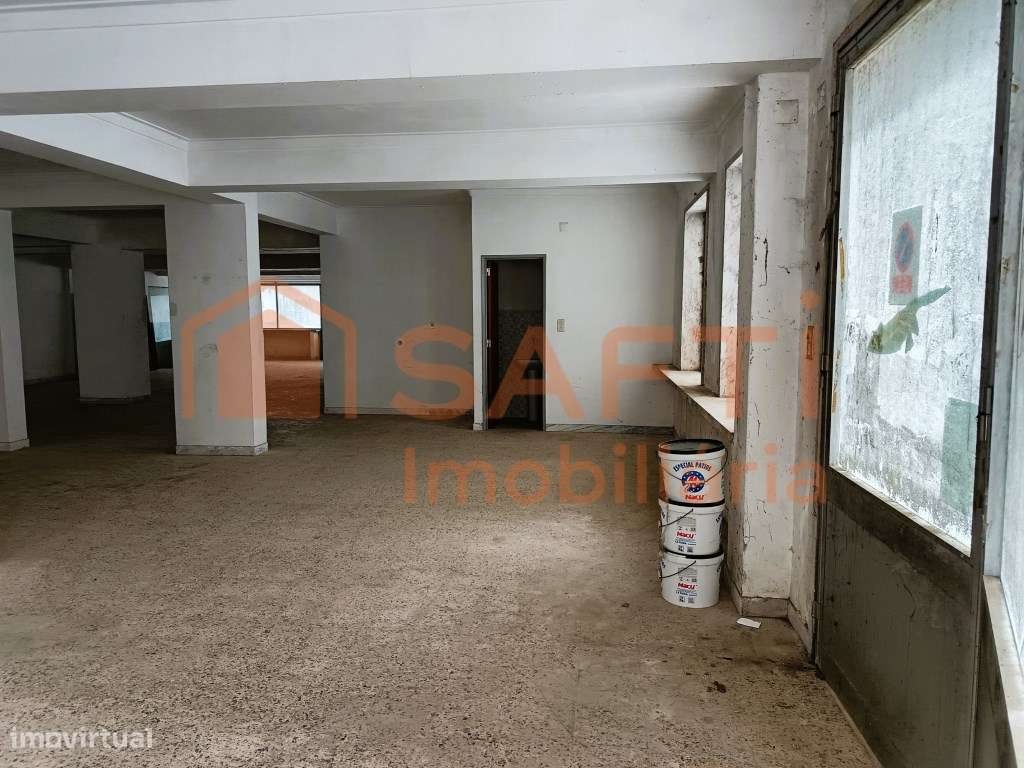 Arrendamento de espaço loja/ armazém de 210 m2 em Agualva - Cacém. - Grande imagem: 5/17