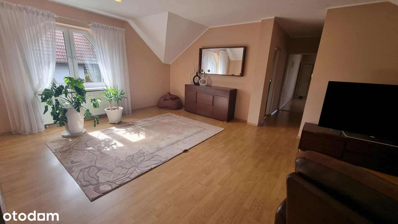 Zadbany dom w Cieszynie w dzielnicy Mnisztwo.-13