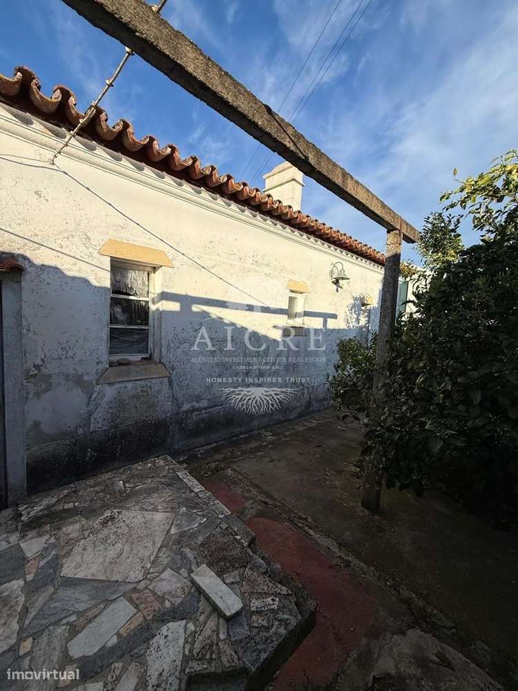 Moradia T2 Térrea com Quintal na Graça do Divor-26