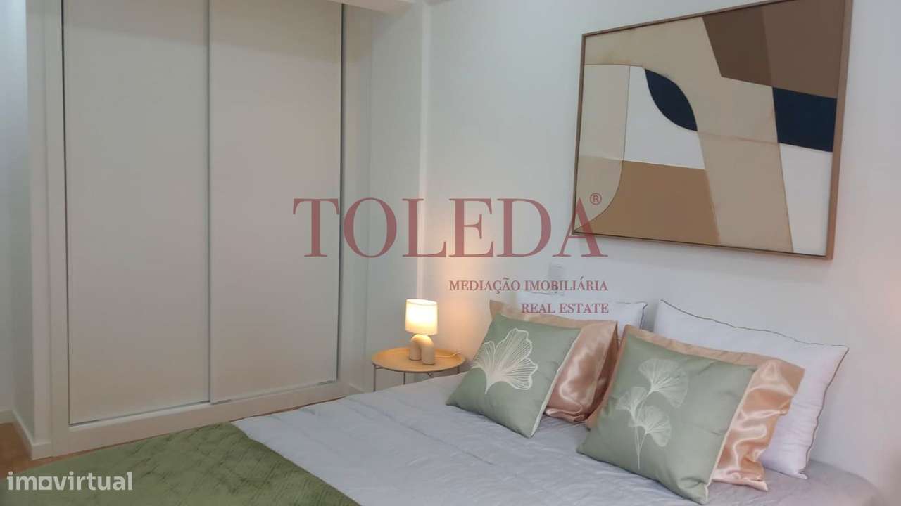 T3 com Varanda Remodelado em Benfica-8