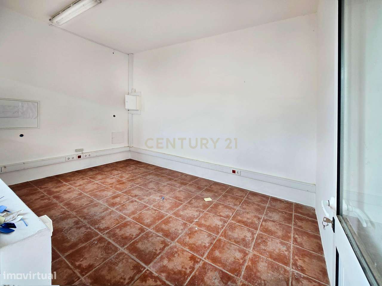 Armazéns para Arrendamento com Localização Privilegiada em Gomes Aires - Grande imagem: 5/12