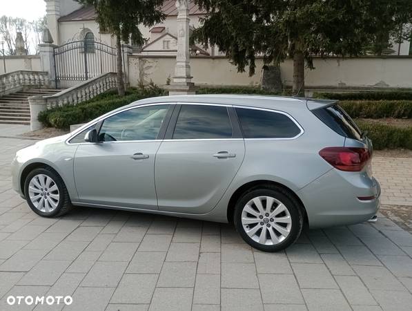 Opel Astra 1.4 Turbo Cosmo - 6