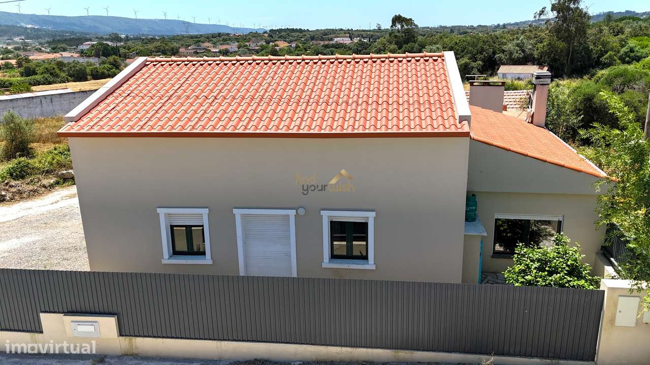 Quintinha Renovada com Terreno de 14.760 m² em Carvalhal, Turquel-7