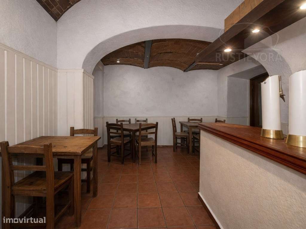 Espaço comercial no Centro Histórico de Évora - Grande imagem: 4/20