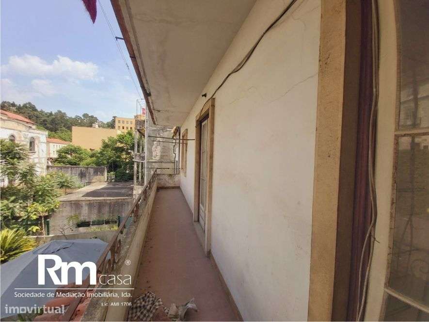 excelente prédio na Av. Emidio Navarro, junto ao Parque da Cidade-29