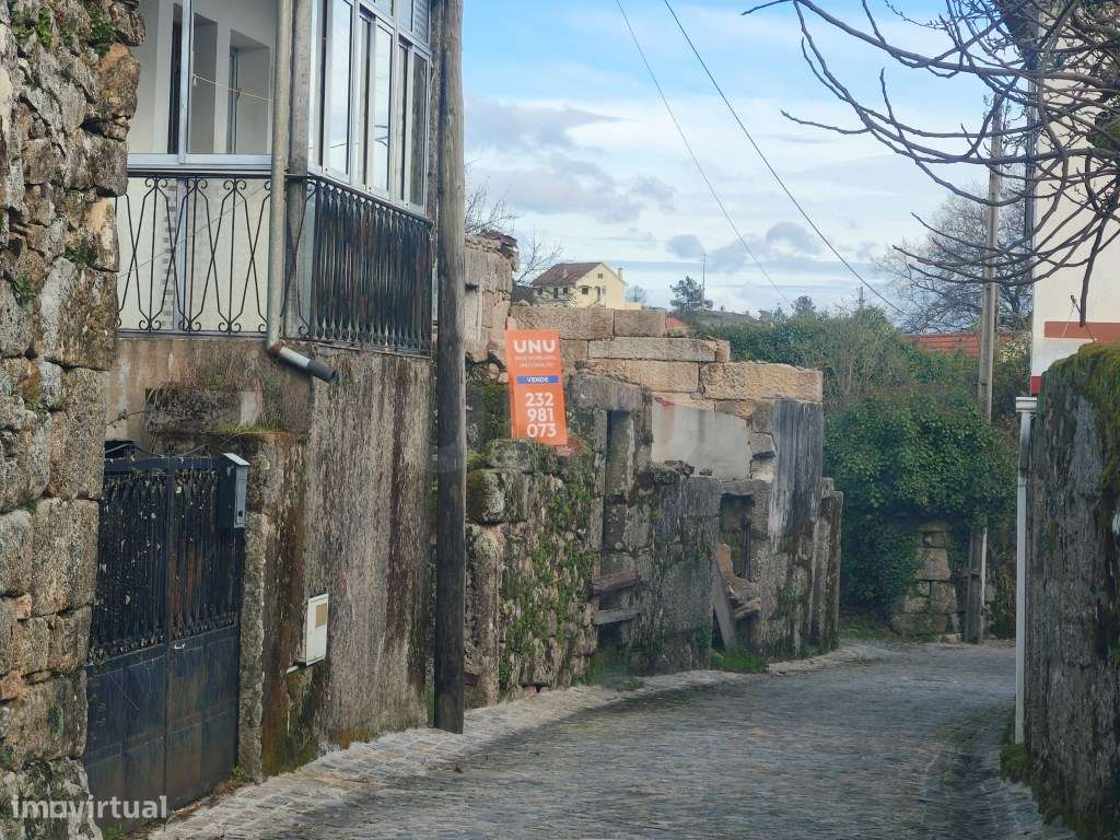 Ideal para reconstrução e valorização - A poucos minutos da vila de...-13