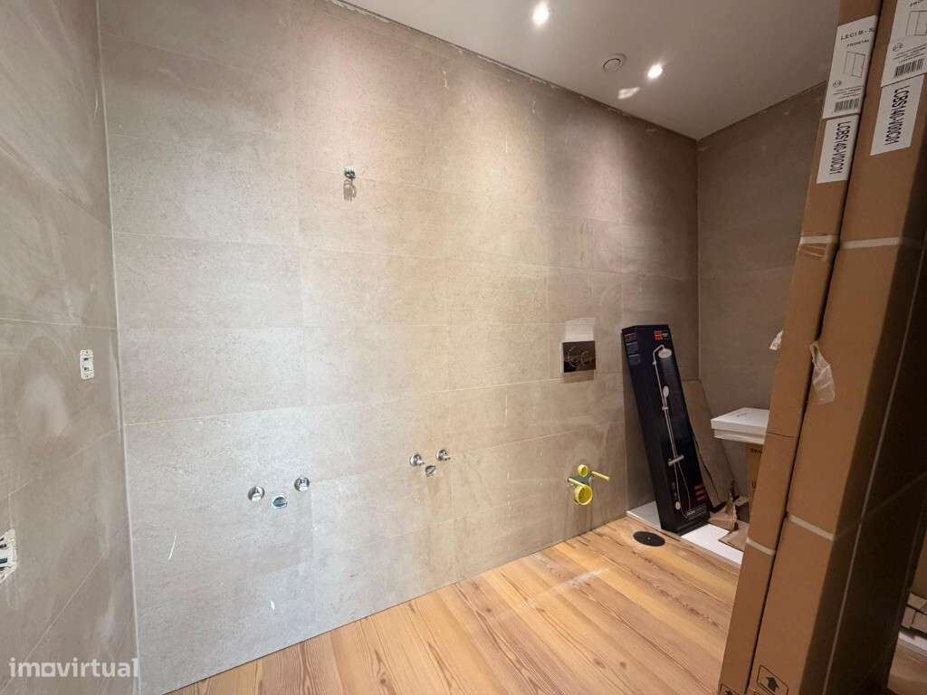 Apartameto T4 Duplex com  garagem em zona da Solum-12
