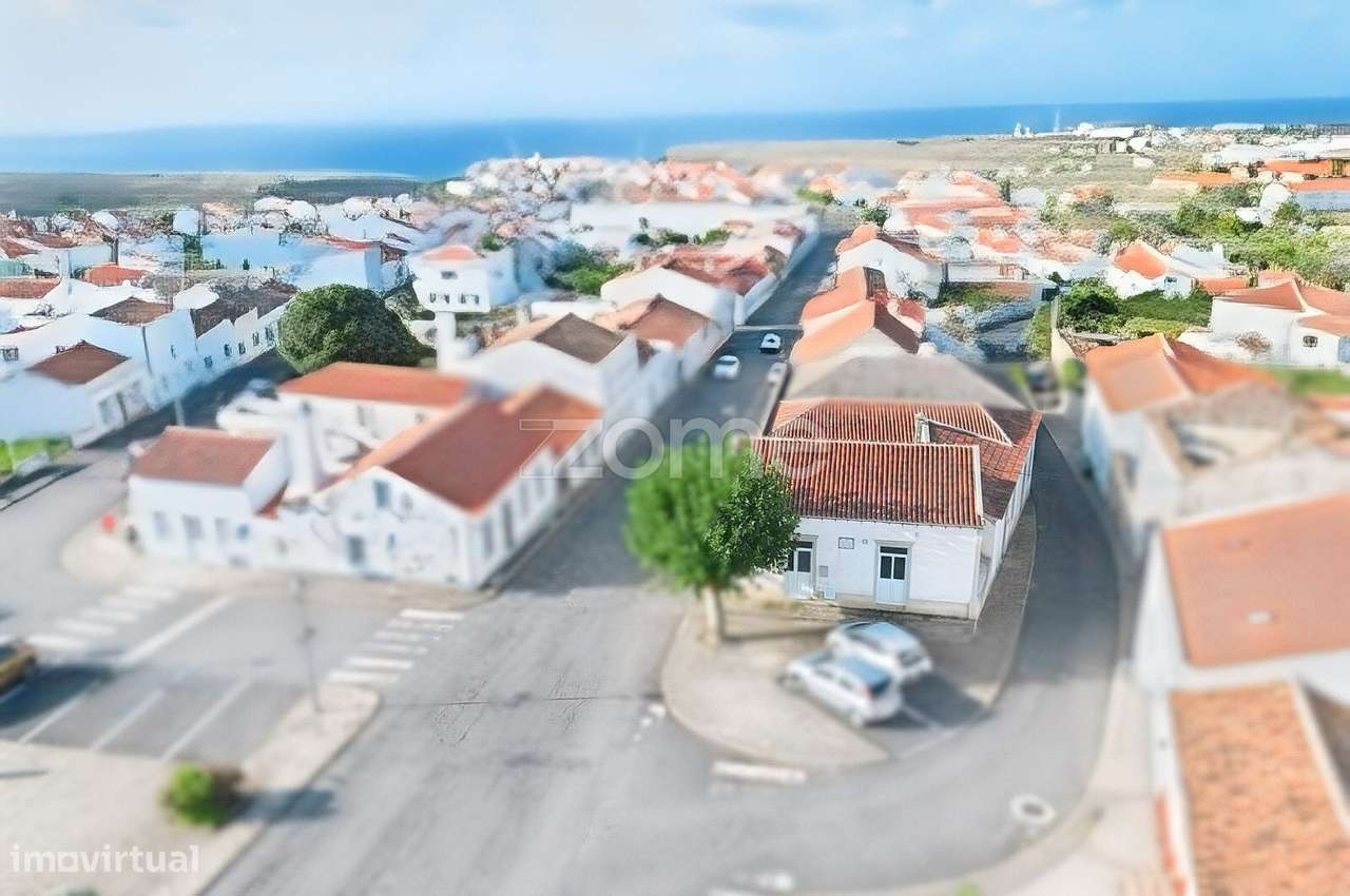 Moradia T4, Possibilidade de divisão em 3 Apartamentos, Vila do Porto - Grande imagem: 4/16