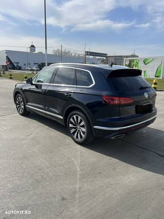 Volkswagen Touareg 3.0 V6 TDI 4Motion DPF Automatik Elegance - 4