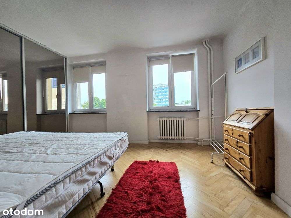 Centrum 4 pokoje,możliwość parkowania na-8