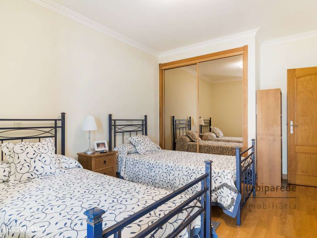 Moradia V4 em condomínio fechado no centro da Ericeira, com garagem.-35