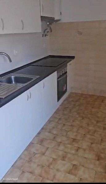 Apartamento para Renda no Centro  de Entroncamento - Grande imagem: 4/9