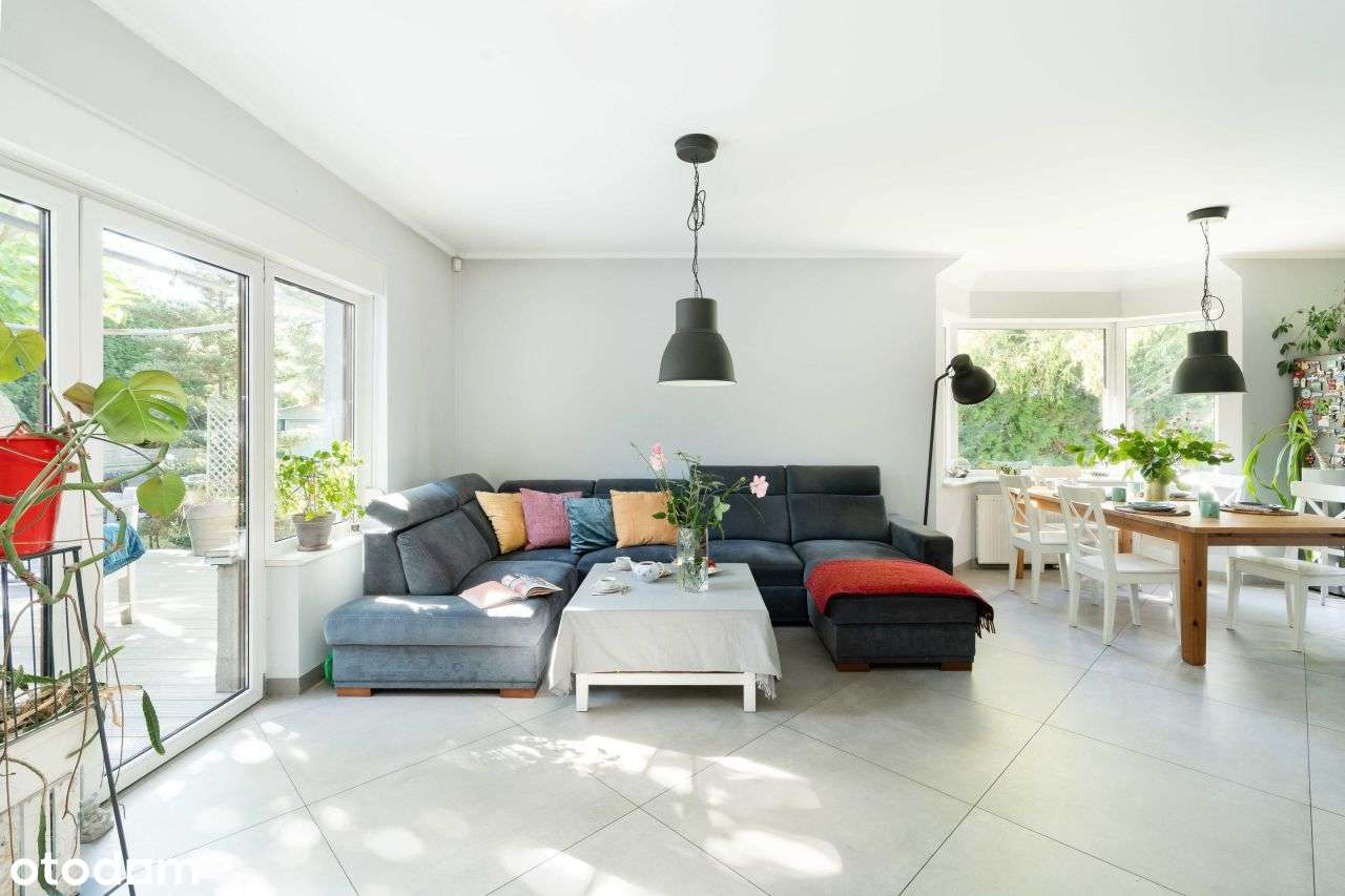 Podmiejski komfort-wygodny parterowy dom z ogrodem-1