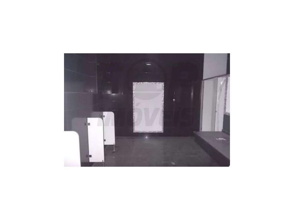 Prédio destinado a festas e eventos - 1727m2 - Samora Correia - 650... - Grande imagem: 4/5