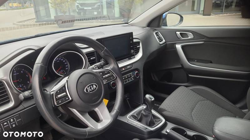 Kia Ceed 1.6 CRDi SCR M - 9