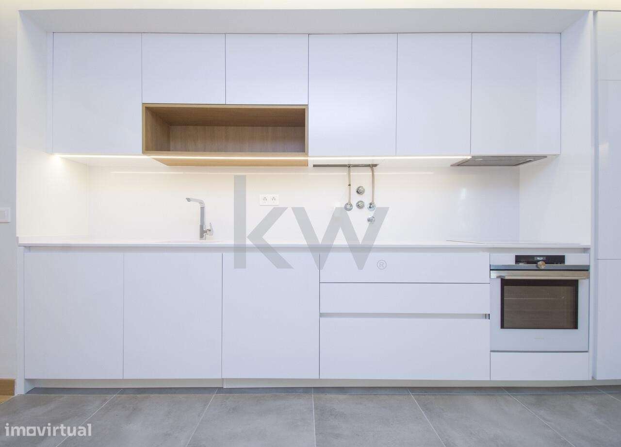 Apartamento T2 de áreas generosas em Venda no Largo do Chanceler, Alfa - Grande imagem: 5/34