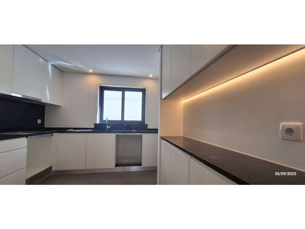 T3 NOVO c/189m2, BOX (2 viaturas), varandas (Santo Ovídeo) - Grande imagem: 4/16