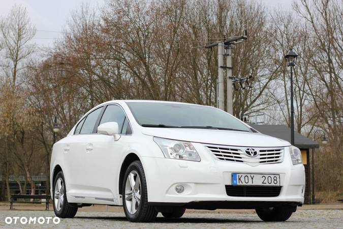 Toyota Avensis 2.0 Premium - 2