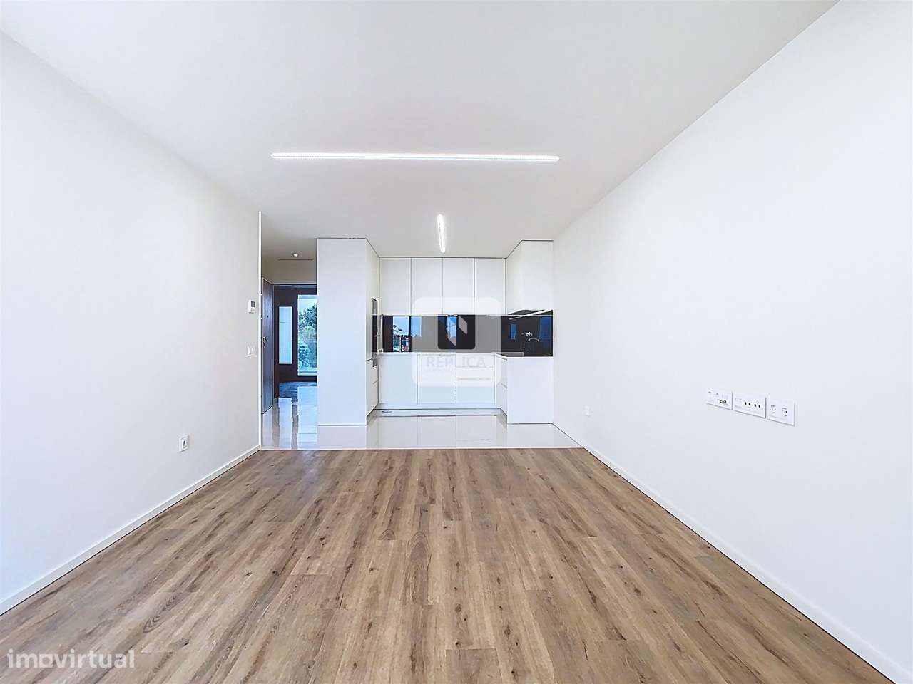 Apartamento T1 Novo com Varanda e Piscina a 200m da Praia da Madalena - Grande imagem: 3/28