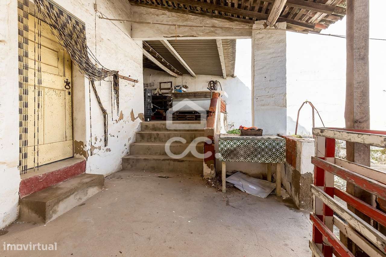 Moradia térrea c/ 311 m² de construção em lote de 1124 m² | Vila de Fr-17