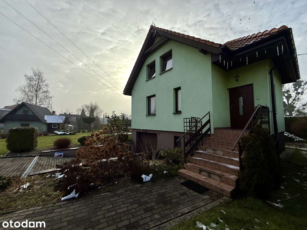 Atrakcyjna oferta! Dwa domy, garaż, fotowoltaika na dużej działce-2