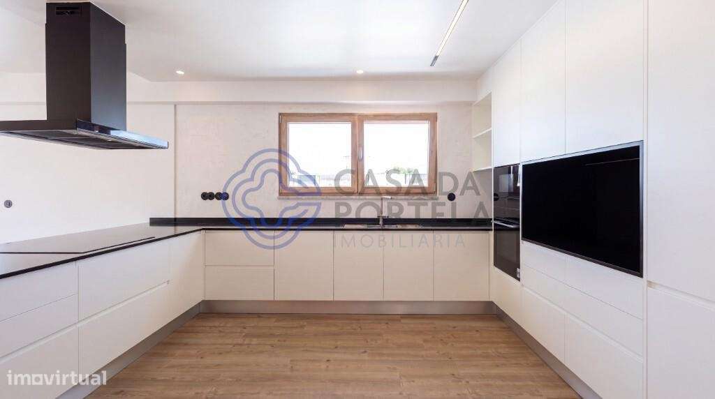 Moradia T4 com3 suites isolada-28
