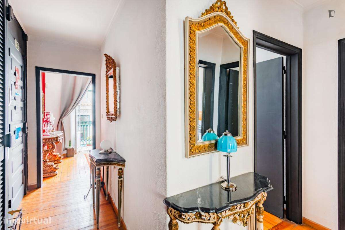 Apartamento com 2 quartos - localizado em Baixa Lisbon - Grande imagem: 2/9