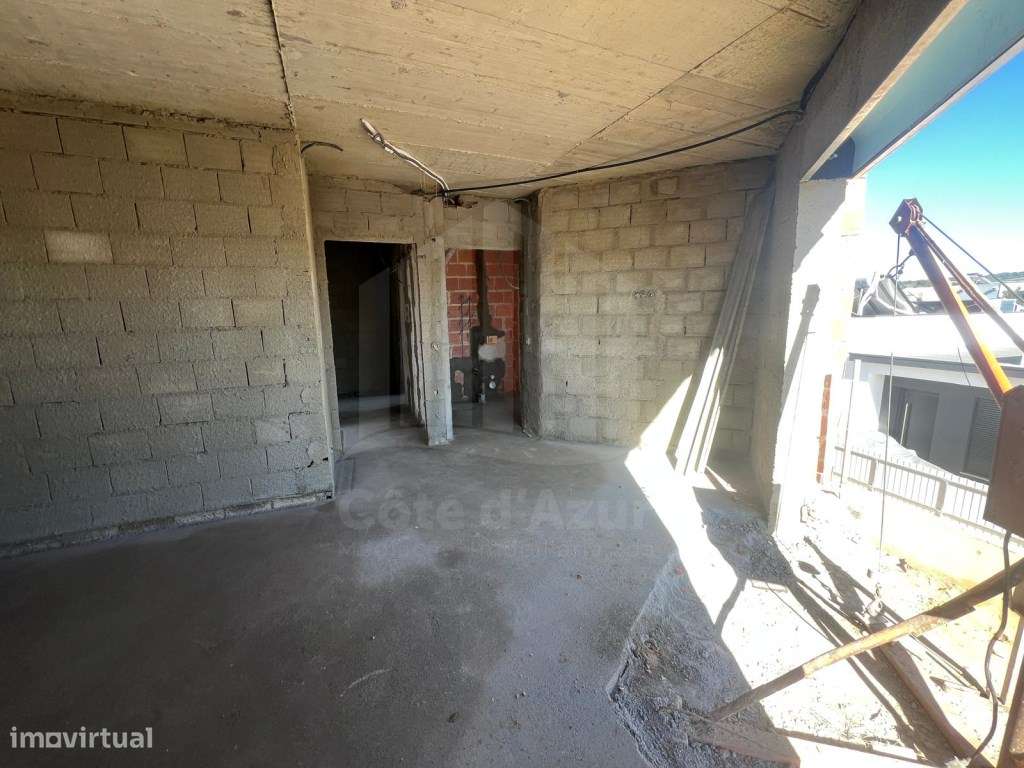 Moradia Isolada T4 com piscina e garagem - Azeitão-12