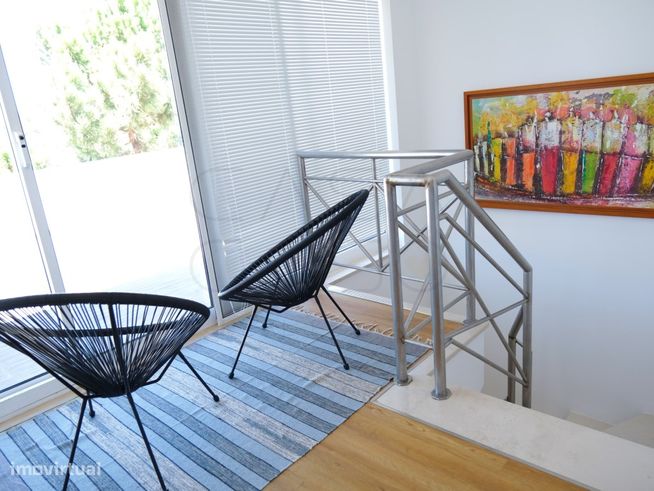 Moradia geminada T4 na Prestigiada Zona de Soltroia Rio-29
