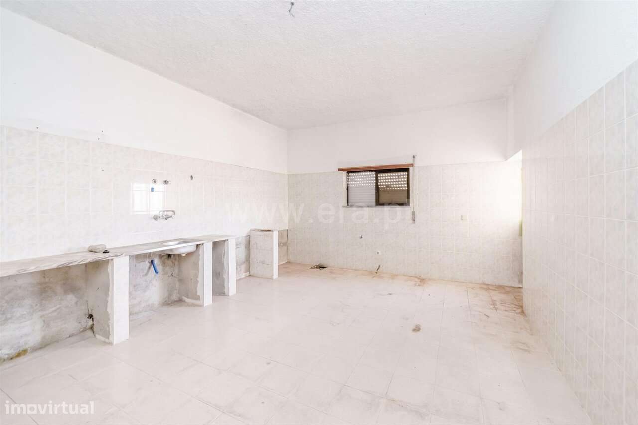 Moradia Isolada T3 / Seia, Torrozelo-10