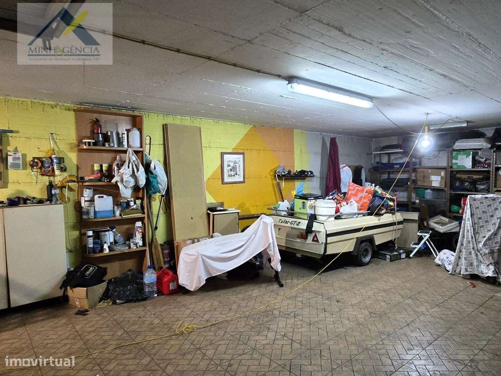 Apartamento T3 com garagem de 45 m2 em Setúbal-33