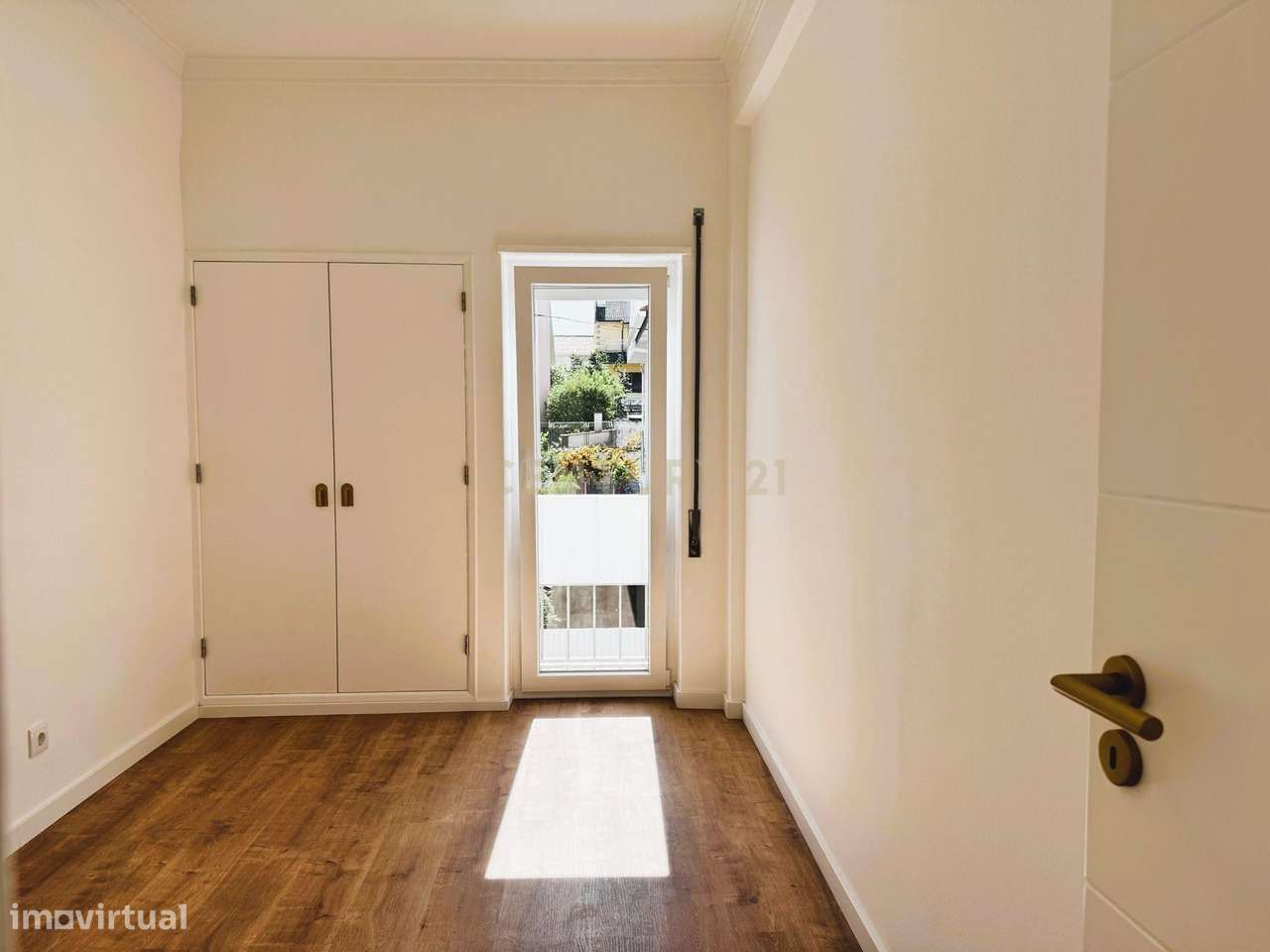 T2 Remodelado em Queijas - Grande imagem: 4/15