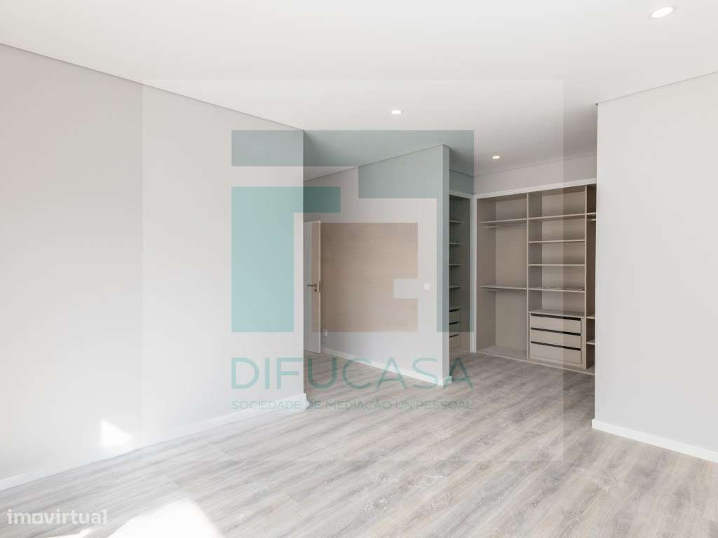 Moradia Isolada T4 Duplex com Piscina e Garagem-28