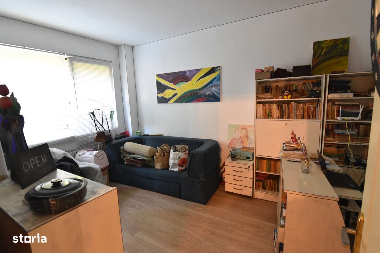 Casa / Vila P+1+M, zona Prelungirea Ghencea, Maracineni - Imagine principală: 5/12