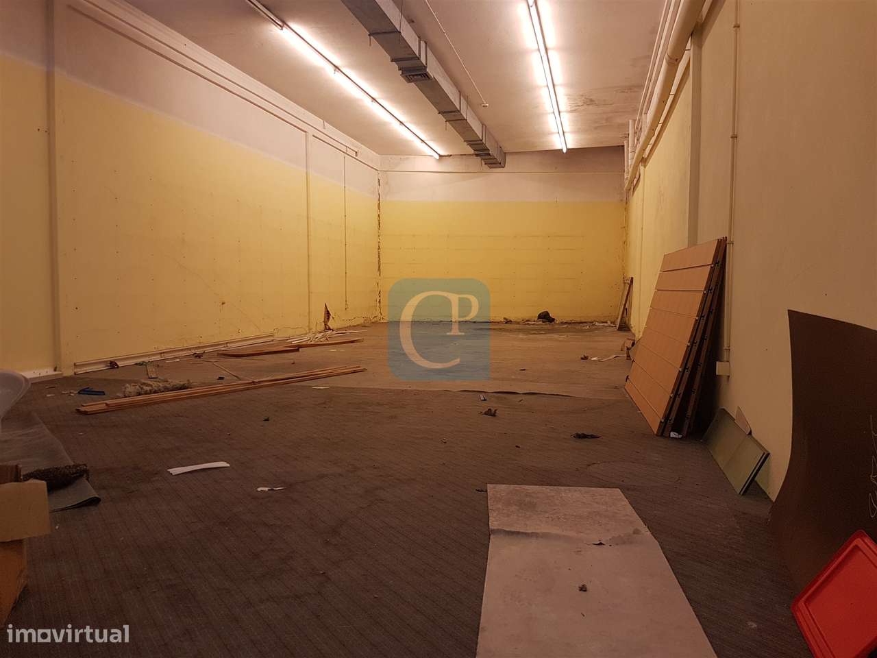 Loja à Rotunda da Boavista, Cedofeita - Grande imagem: 5/9