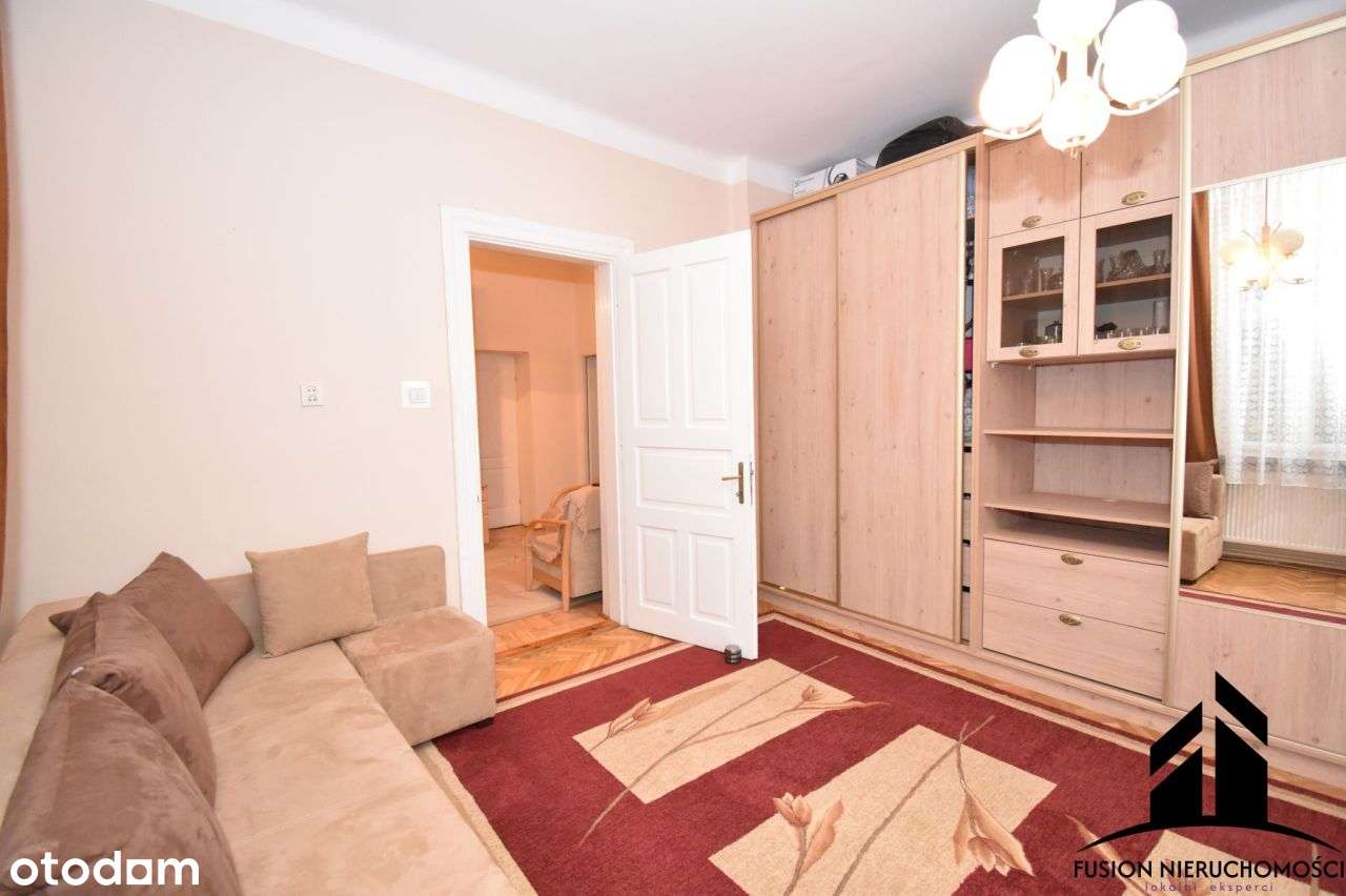 Przestronny dom z potencjałem-idealny dla rodziny-15