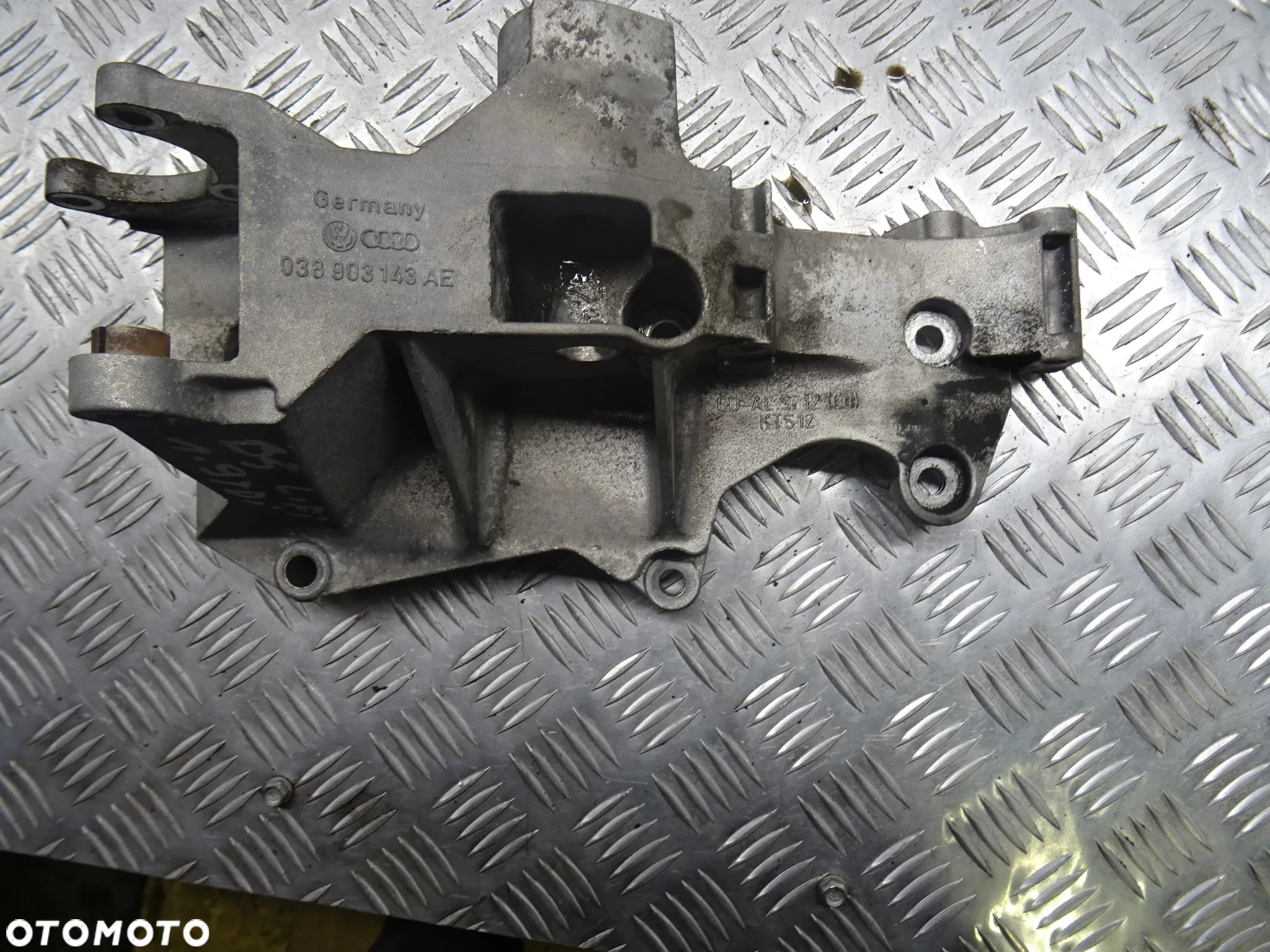 VW PASSAT B5 LIFT A4 B5 ŁAPA WSPORNIK ALTERNATORA 038903143AE - 5