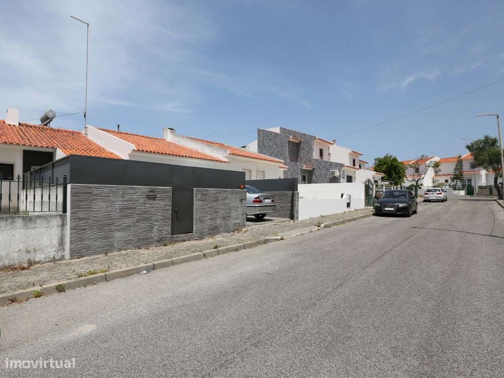 Excelente Moradia T3 localizada no Rio Novo em Nazaré-28